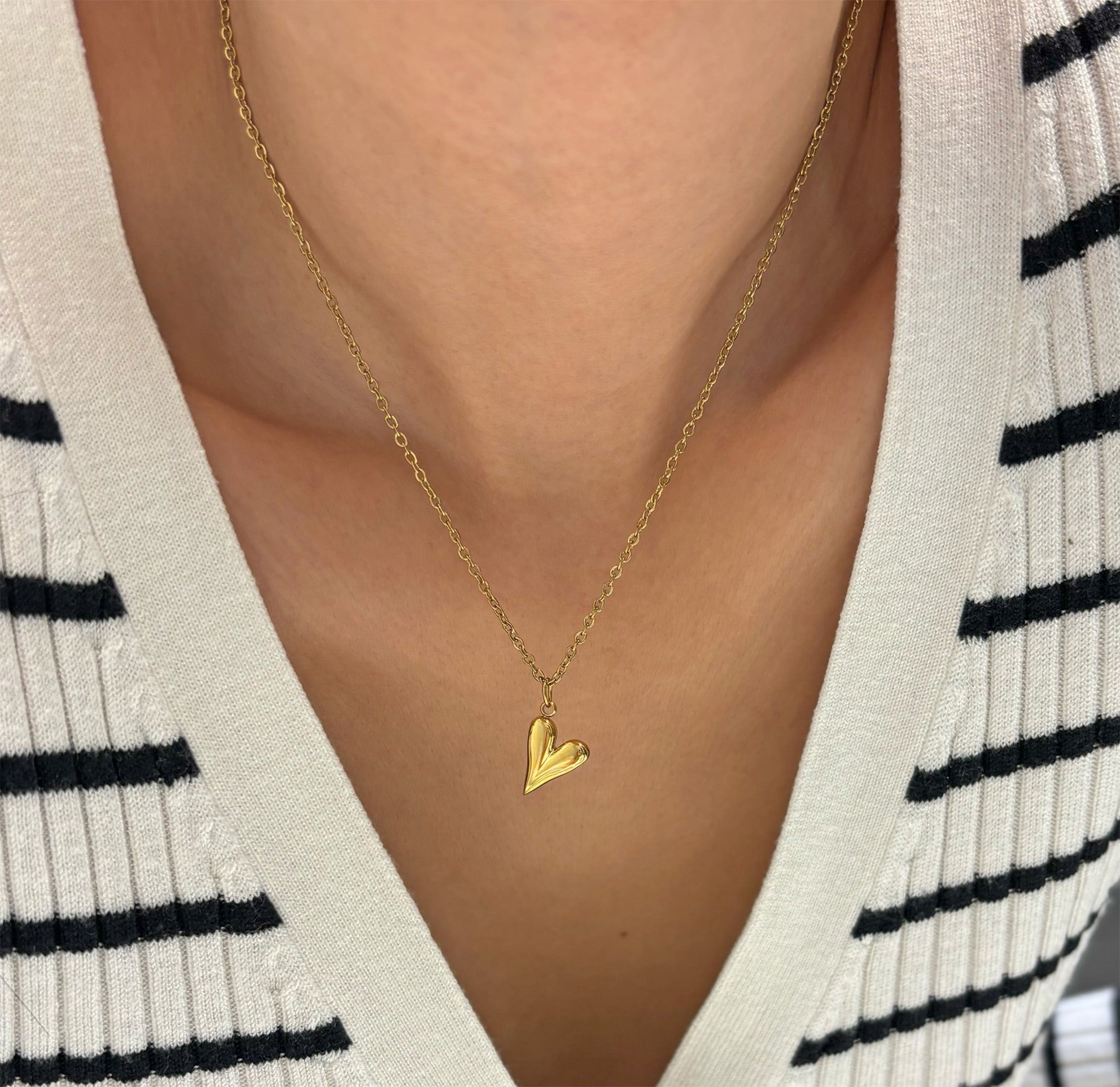 Sadie Pendant Necklace